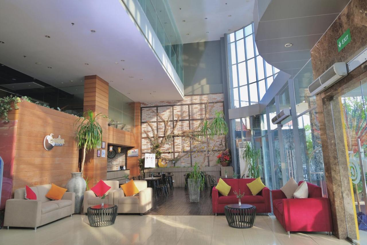@Hom Semarang Simpang Lima Hotel Exterior photo