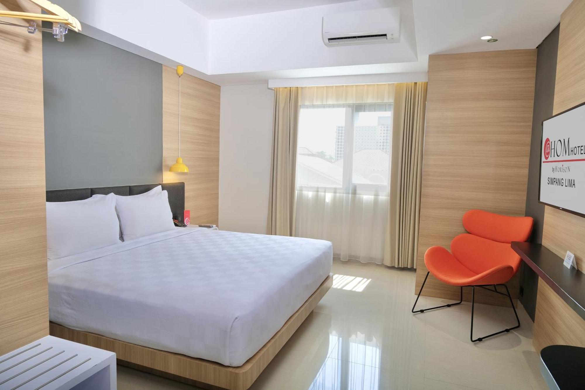 @Hom Semarang Simpang Lima Hotel Exterior photo