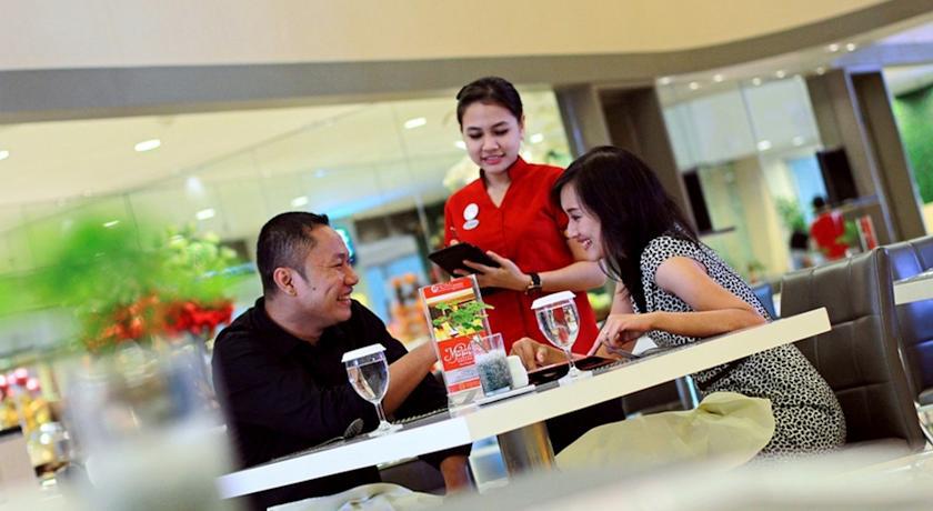 @Hom Semarang Simpang Lima Hotel Exterior photo