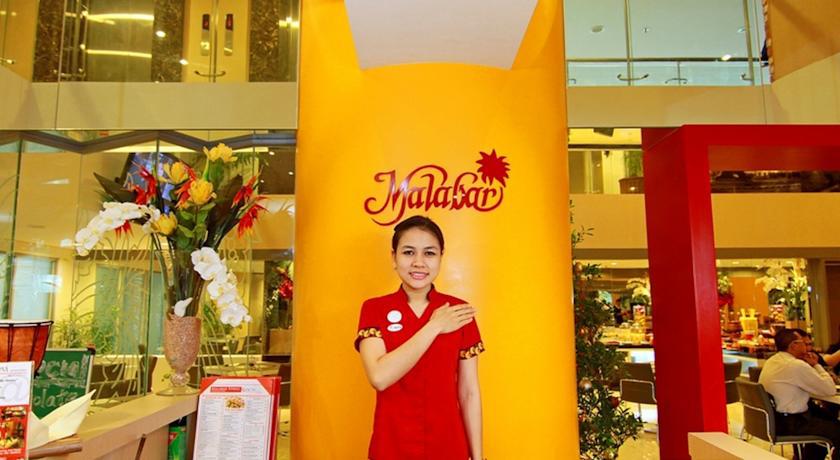 @Hom Semarang Simpang Lima Hotel Exterior photo