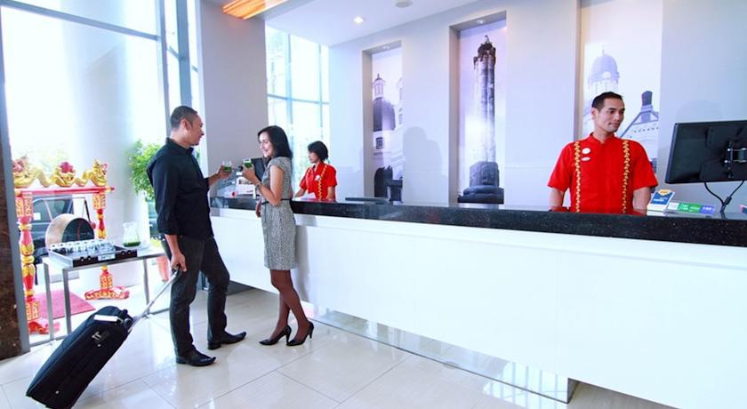 @Hom Semarang Simpang Lima Hotel Exterior photo